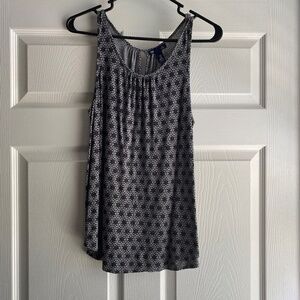 Gap black and gray medallion tank size medium